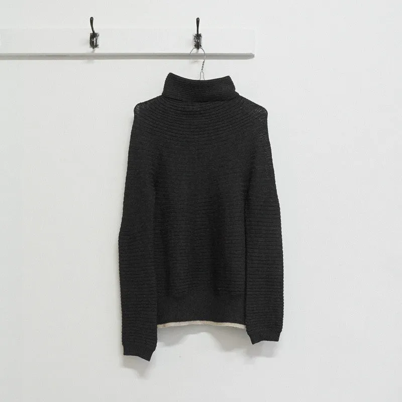 contrast hem turtleneck jumper